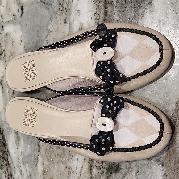 Mootsies Tootsies Handpainted Beige & White Mules Size 10 - Picture 1 of 2